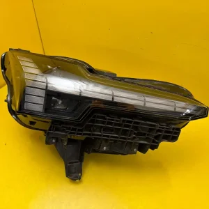 Far Dreapta Volvo EX30 Full LED