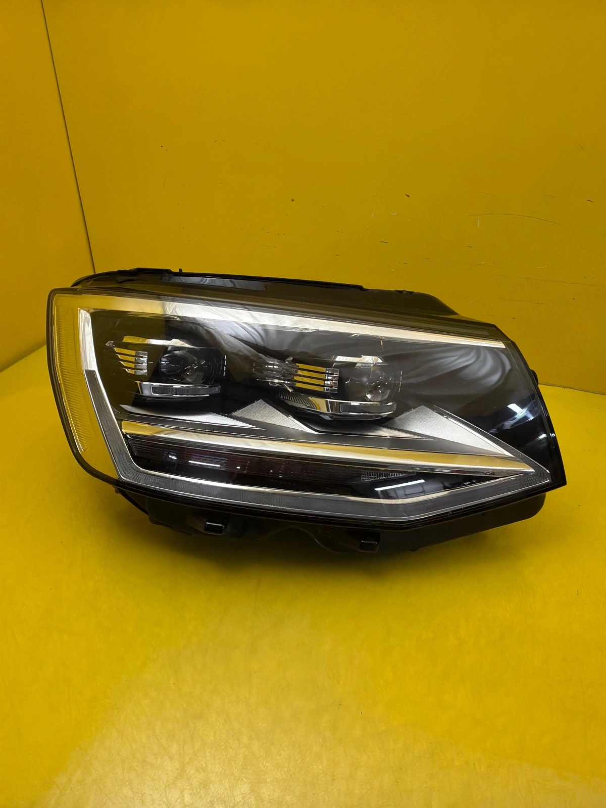 Far Dreapta Volkswagen T6 Full LED