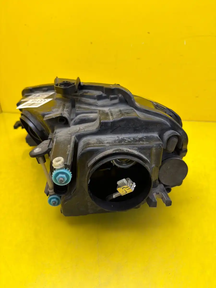 Far Dreapta Audi A3 8P Lift 10 Xenon