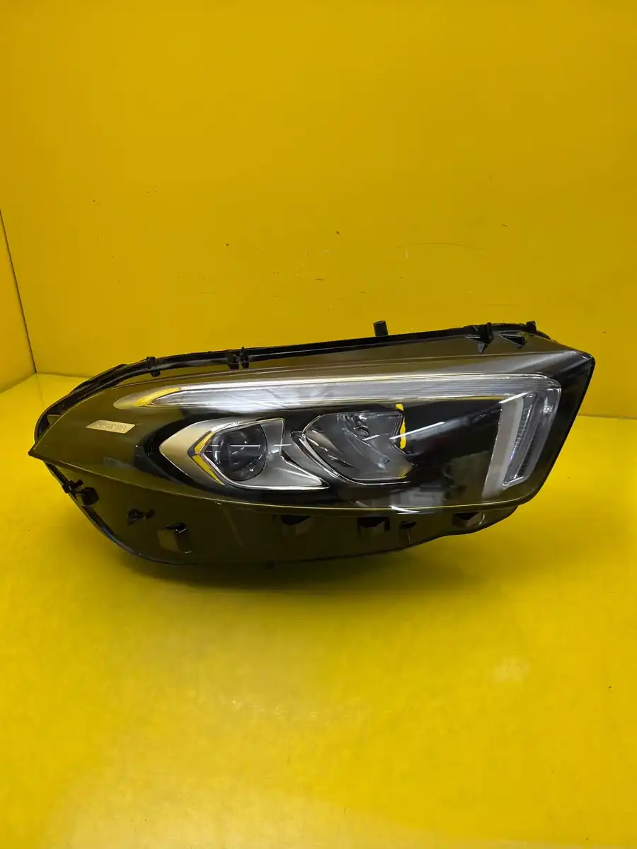 Far Dreapta Mercedes A-Class W177 Full LED