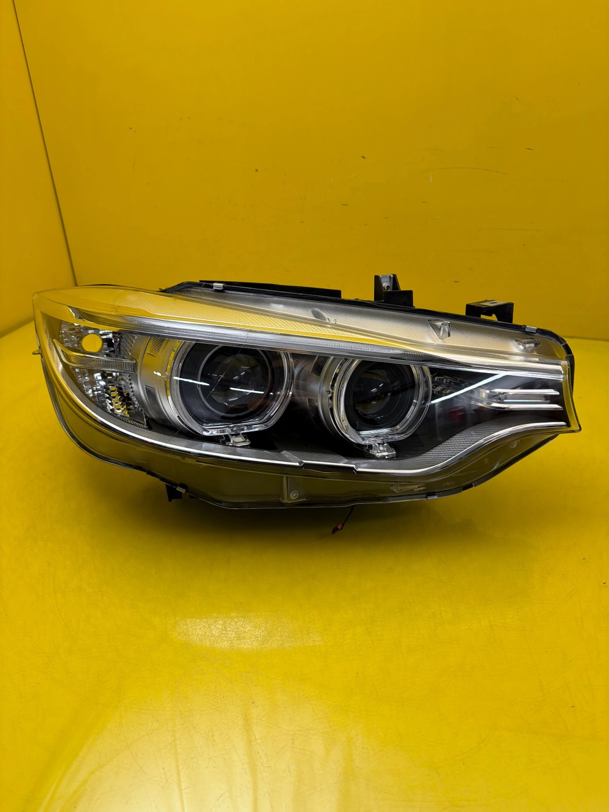 Far dreapta Xenon BMW Seria 4 M4 F32 OEM 7410786-06