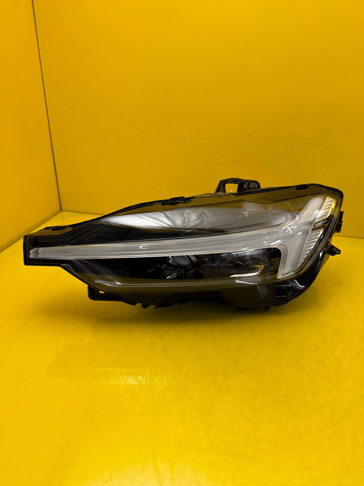 Far Volvo XC60 II Lift Full LED