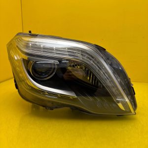 Far dreapta  Facelift OEM 33350