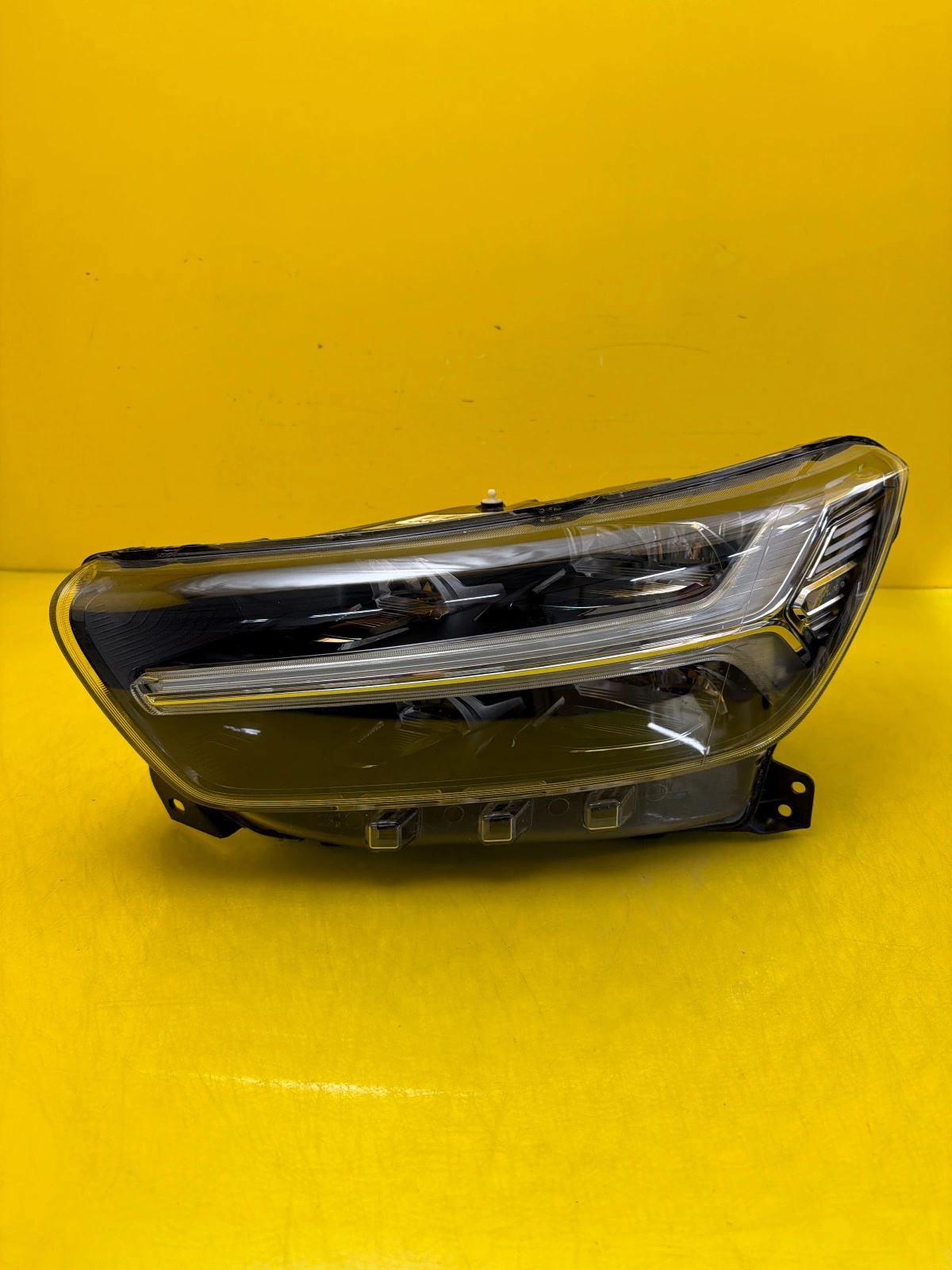 Far stânga LED OEM 33351