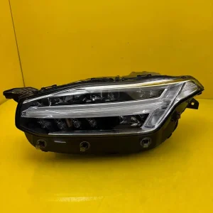 Far Volvo XC90 II Full LED