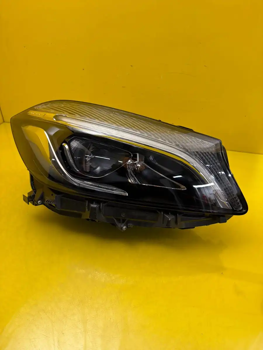 Far Dreapta Mercedes A-Class W176 Lift 15 LED