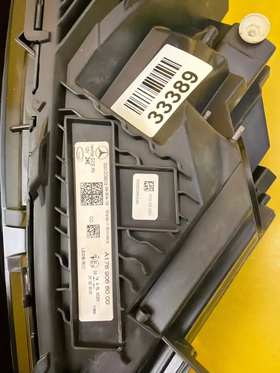 Far Dreapta Mercedes A-Class W176 Lift 15 LED