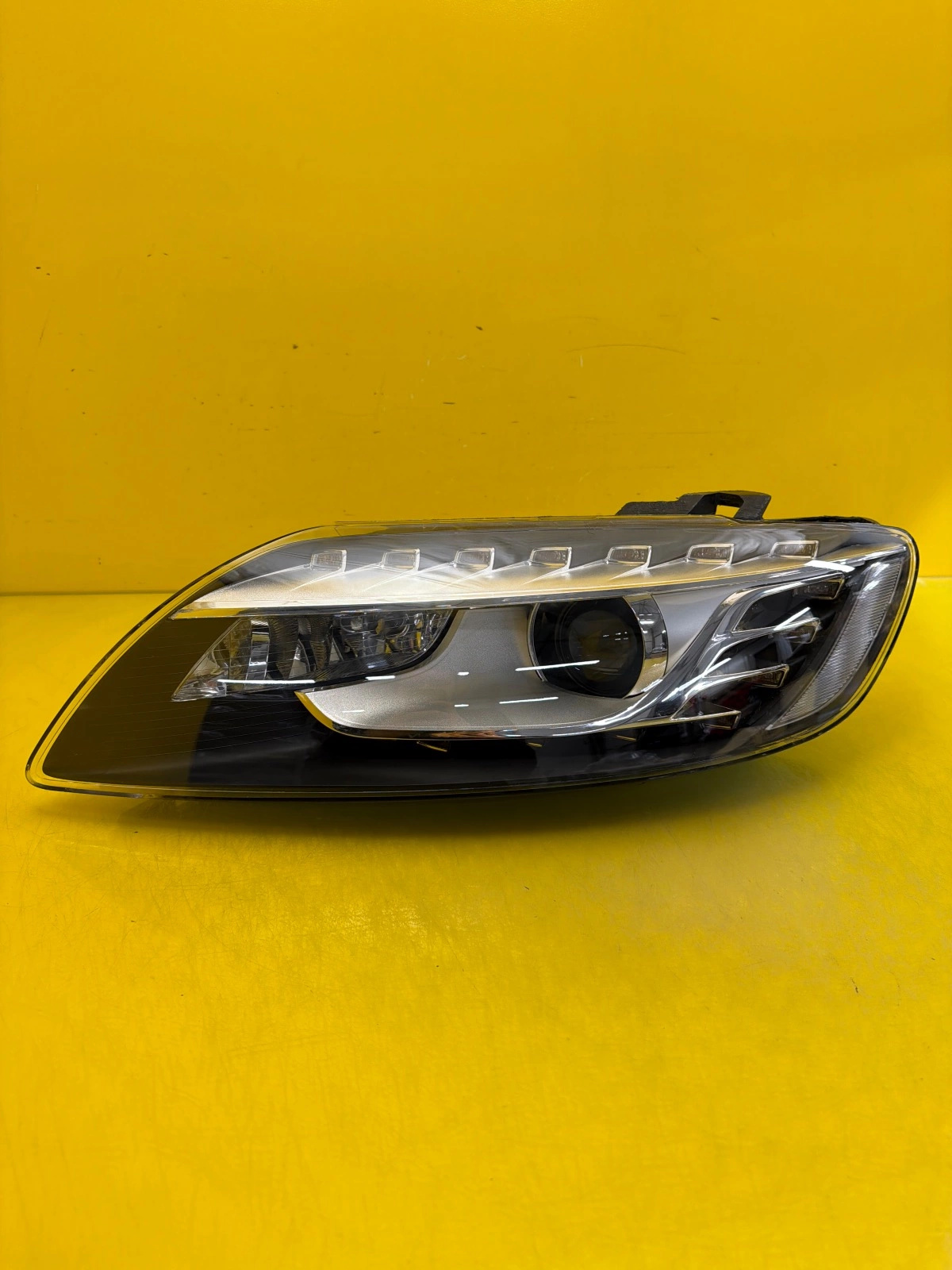Far stânga Xenon Facelift OEM 33419