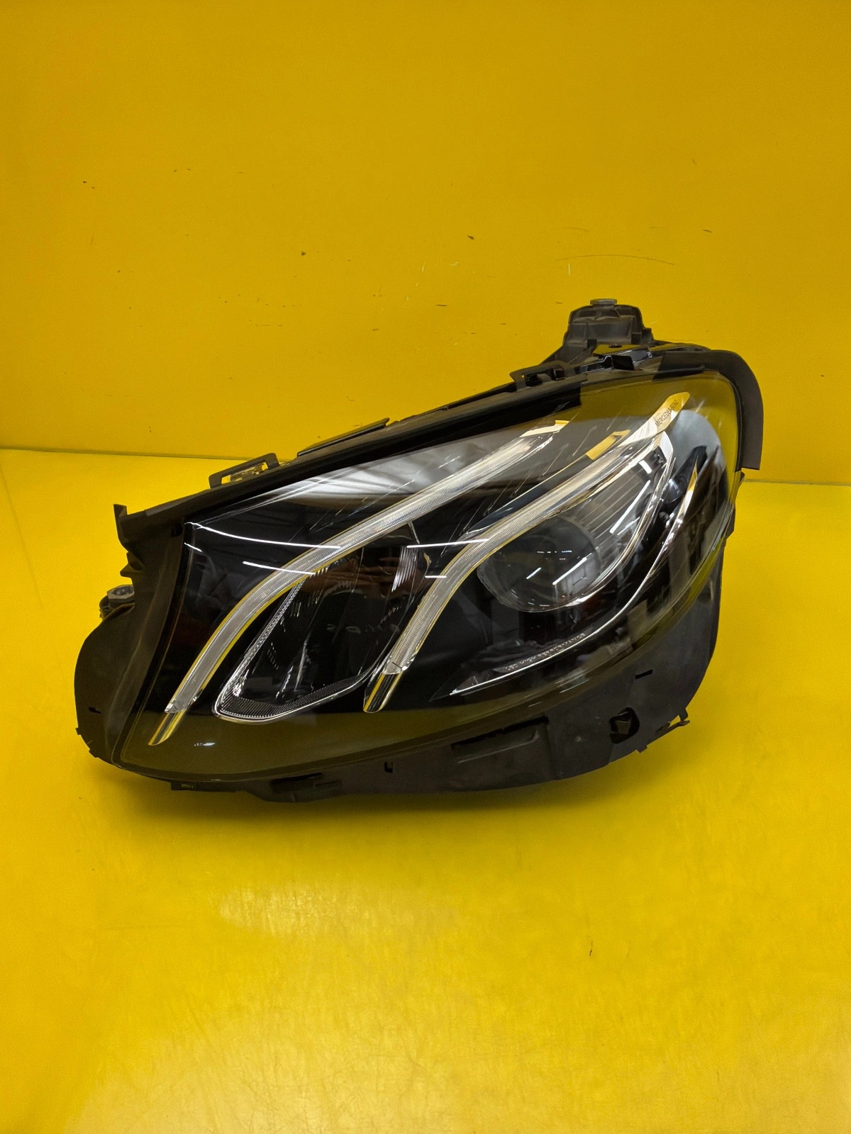 Far stânga LED OEM 33422