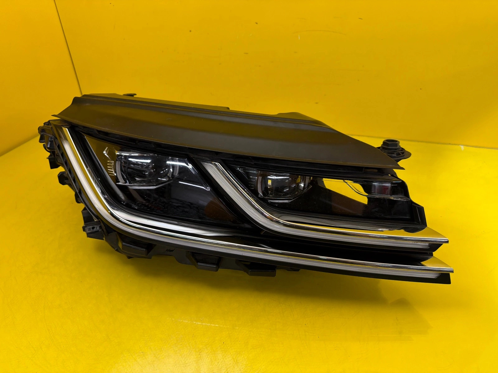 Far dreapta Full LED OEM 33444