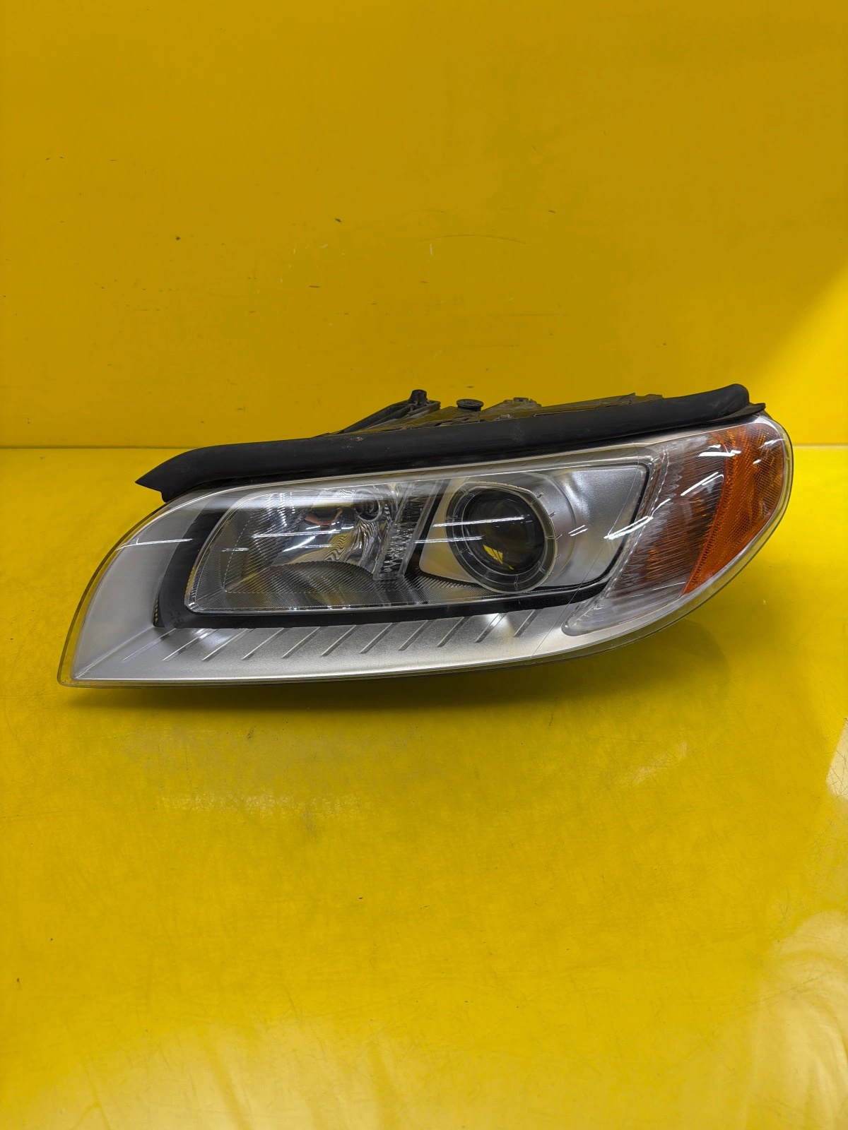 Far Volvo V70 III S80 II Xenon
