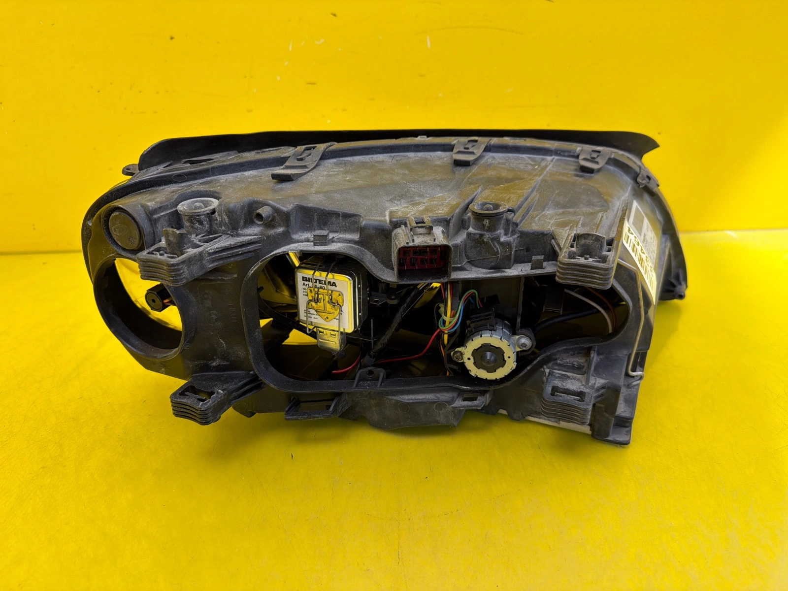 Far Volvo V70 III S80 II Xenon - Image 3