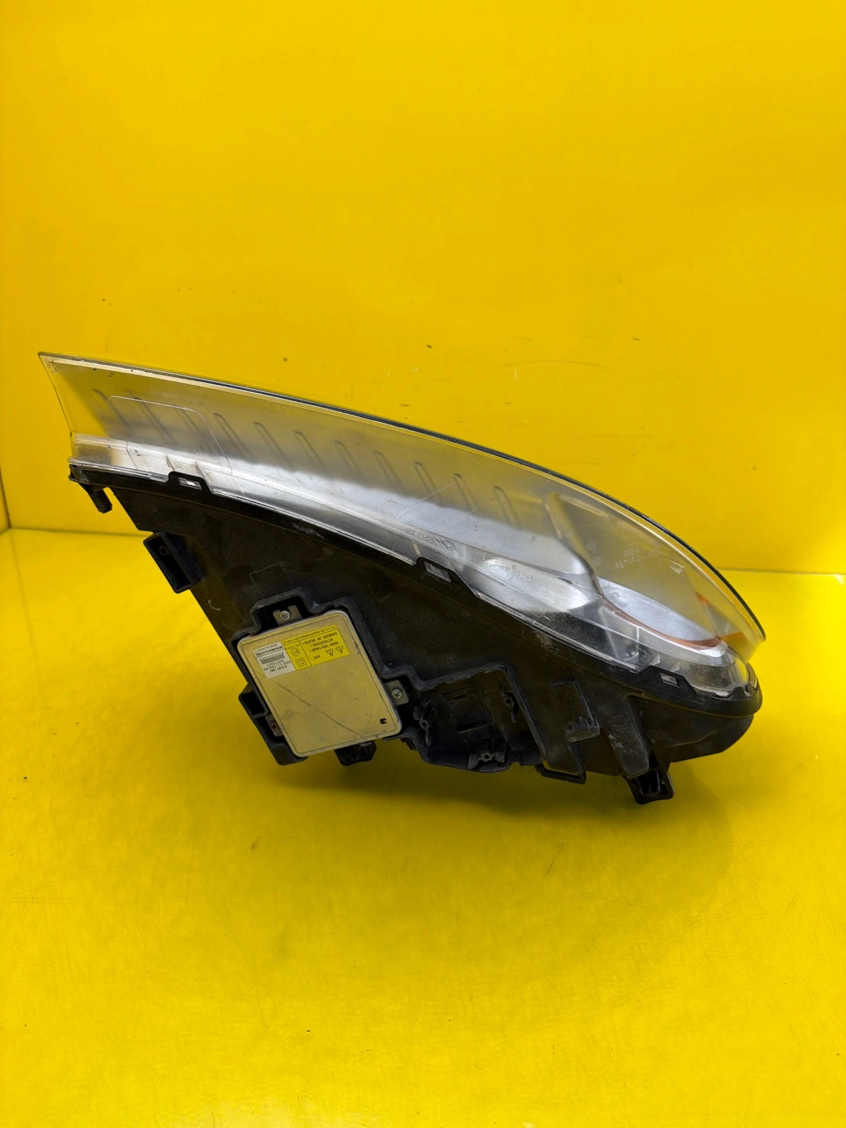 Far Volvo V70 III S80 II Xenon - Image 4