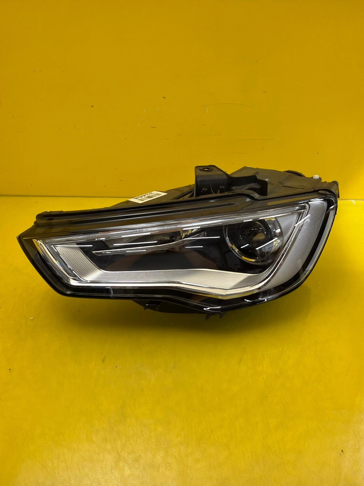 Far stânga Xenon 2012-2015 OEM 33468