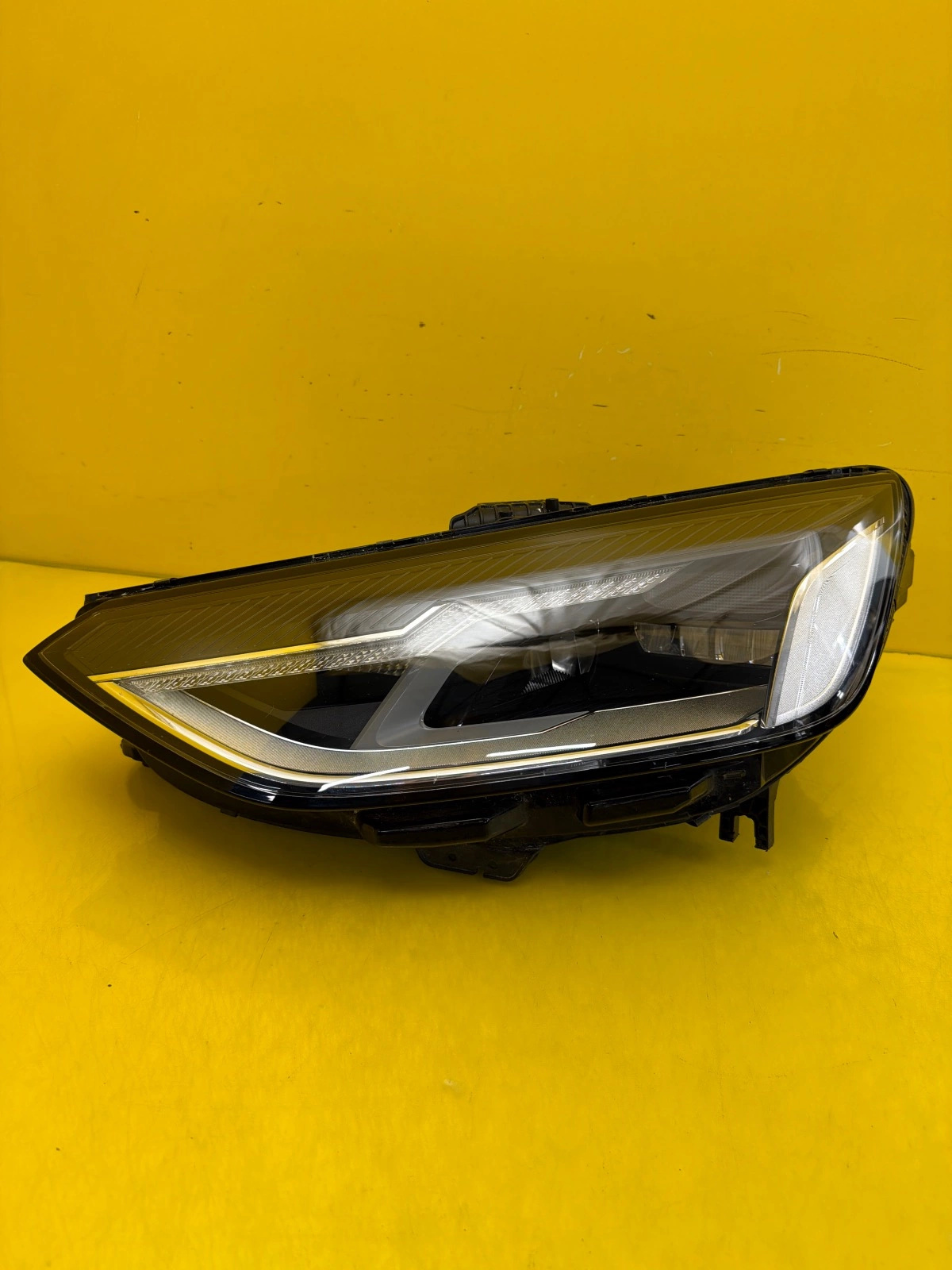 Far stânga Full LED Facelift OEM 33479