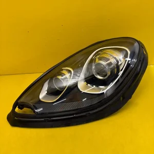 Far Porsche Macan 95B Xenon