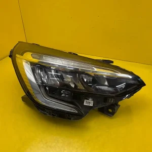 Far Dreapta Renault Clio V Full LED