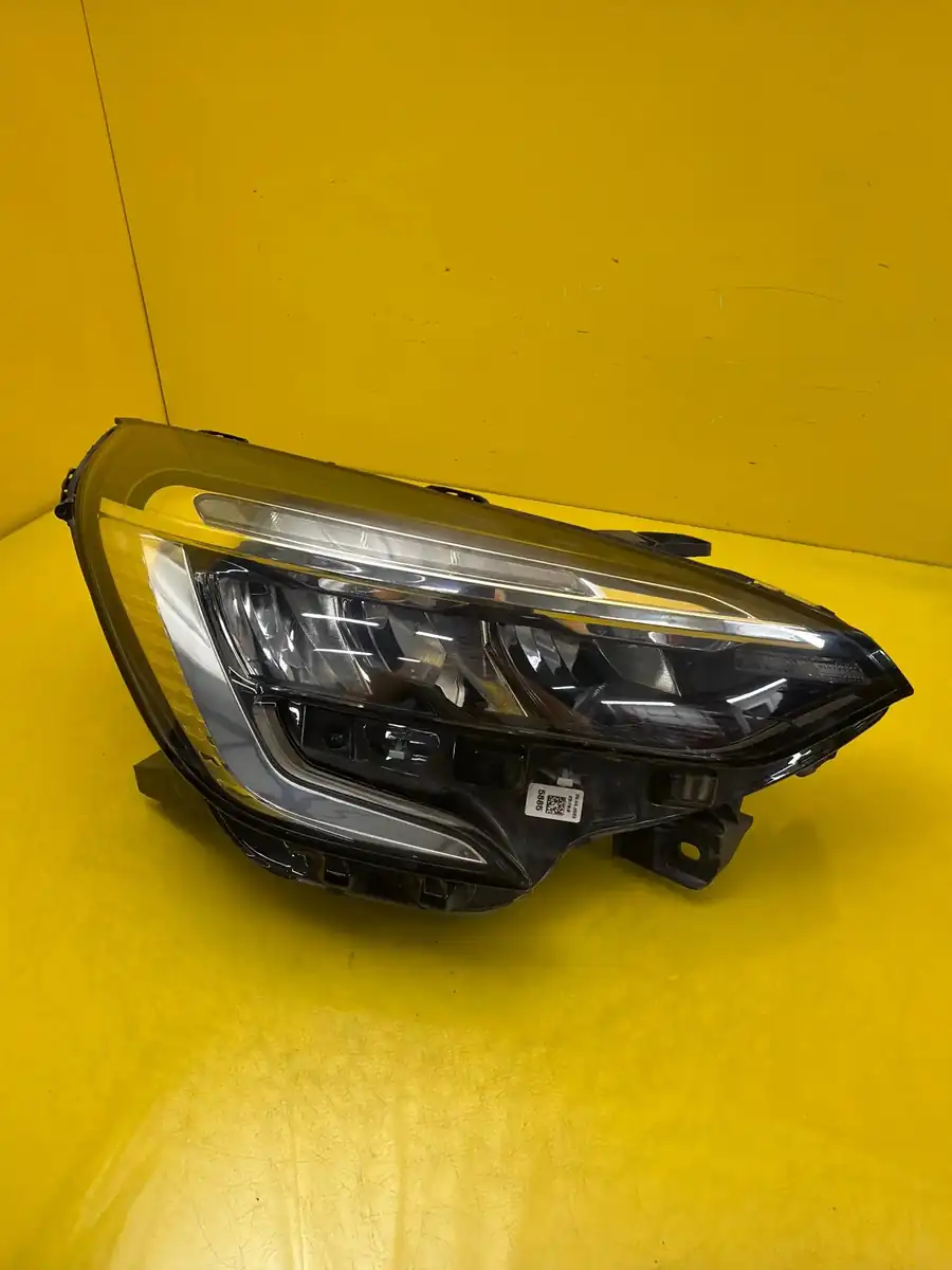 Far Dreapta Renault Clio V Full LED