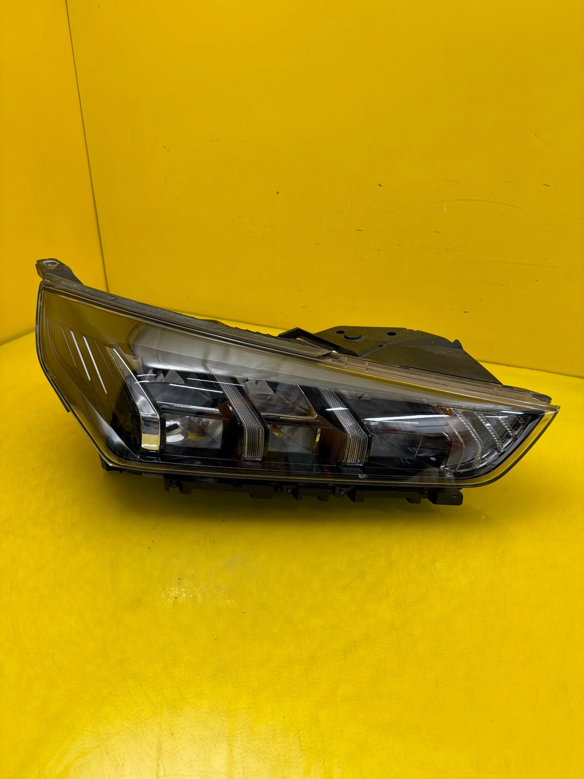 Far Dreapta Hyundai Ioniq Lift Full LED