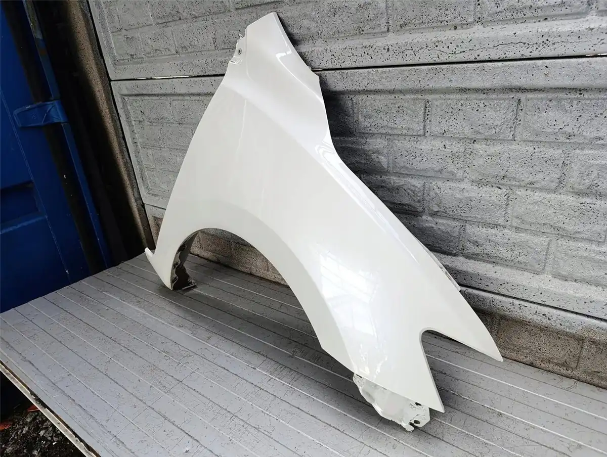 Aripa fata dreapta Nissan 17900662509