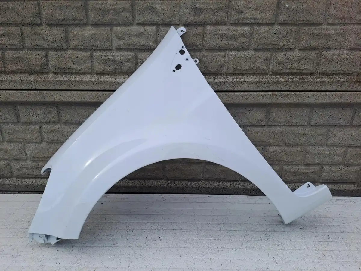 Aripa fata stanga Renault 3 195 06 13