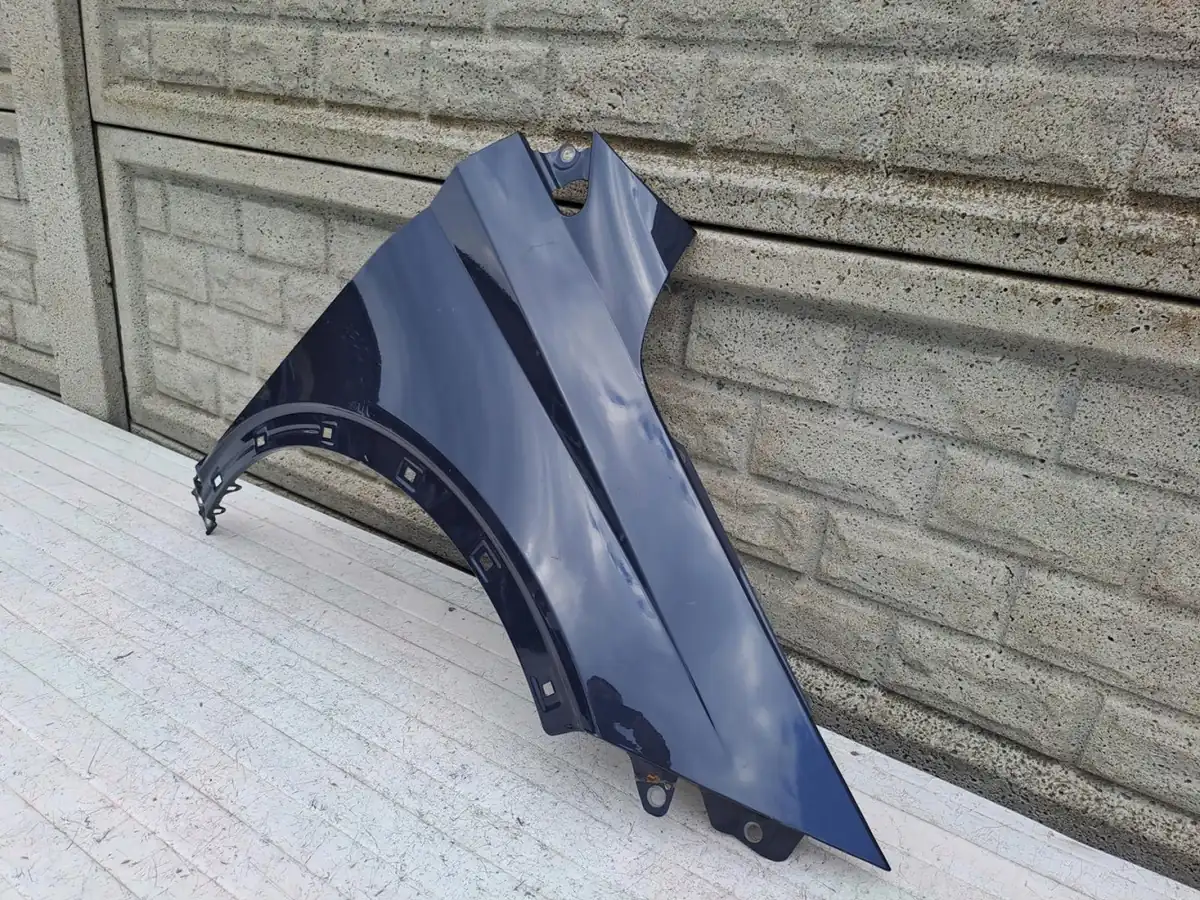 Aripa fata dreapta Hyundai 15648054700