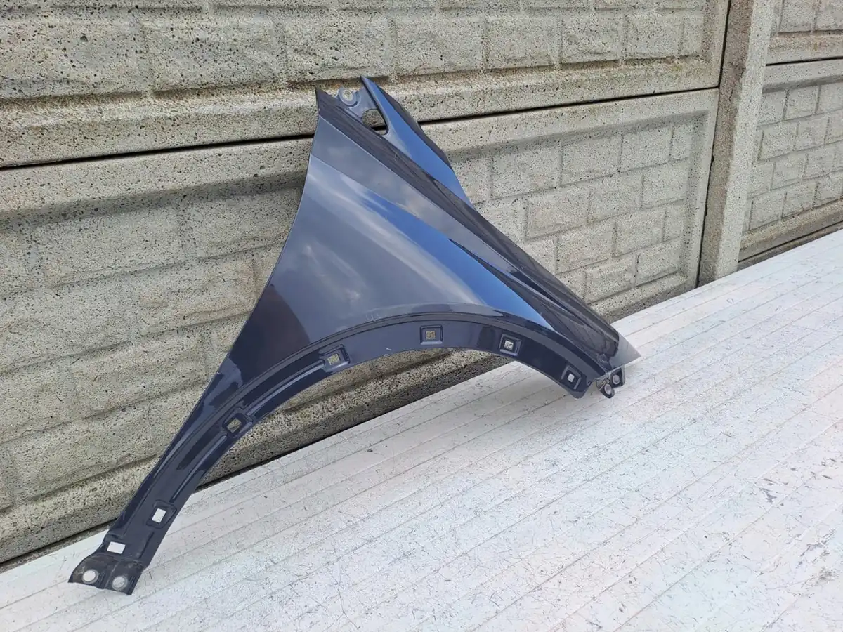 Aripa fata dreapta Hyundai 15648054700