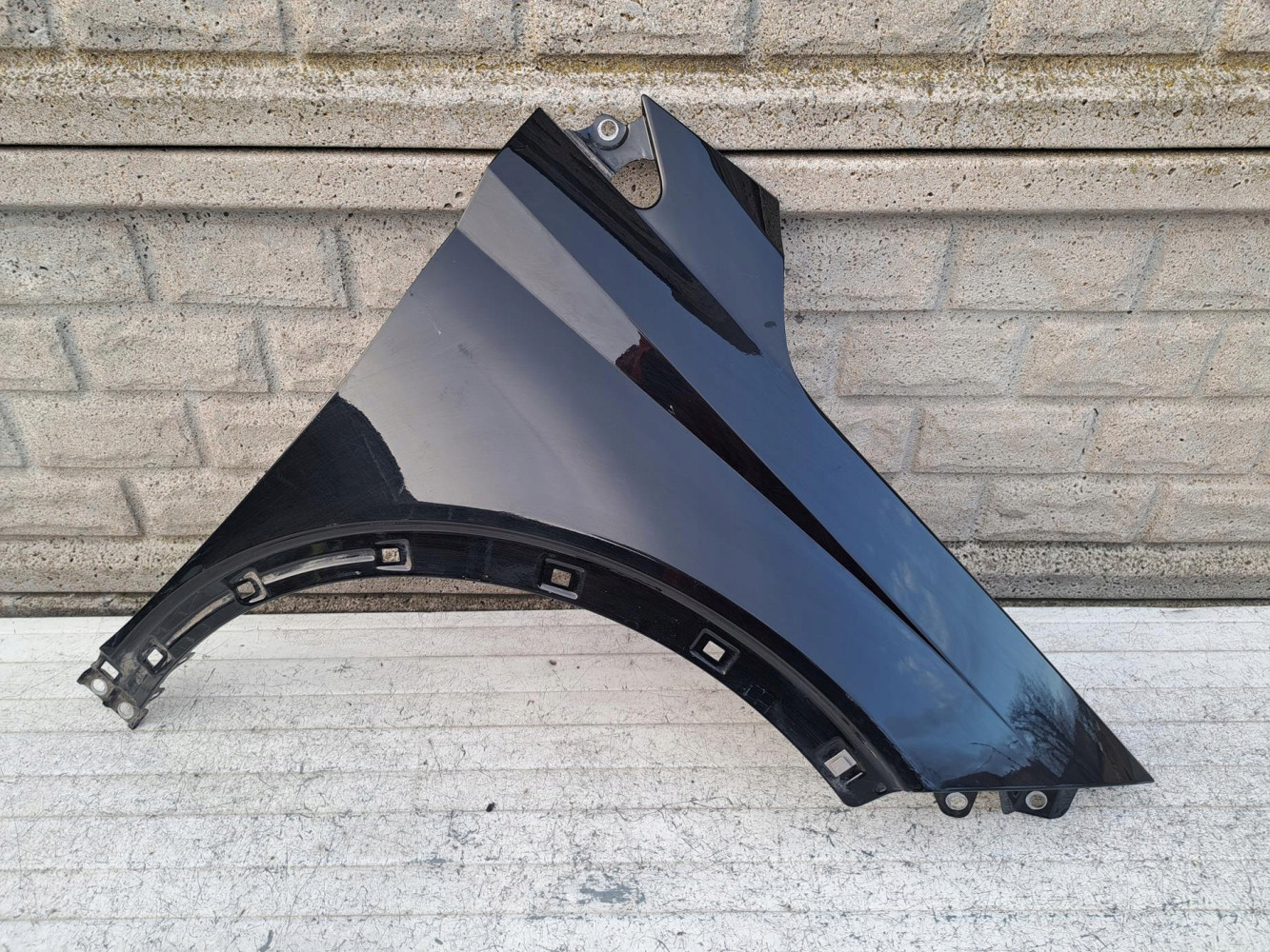 Aripa fata dreapta Hyundai 17207648262