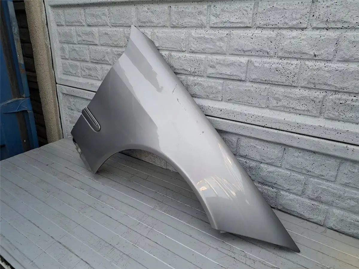 Aripa fata dreapta Mercedes-Benz Cl203 Oryginal