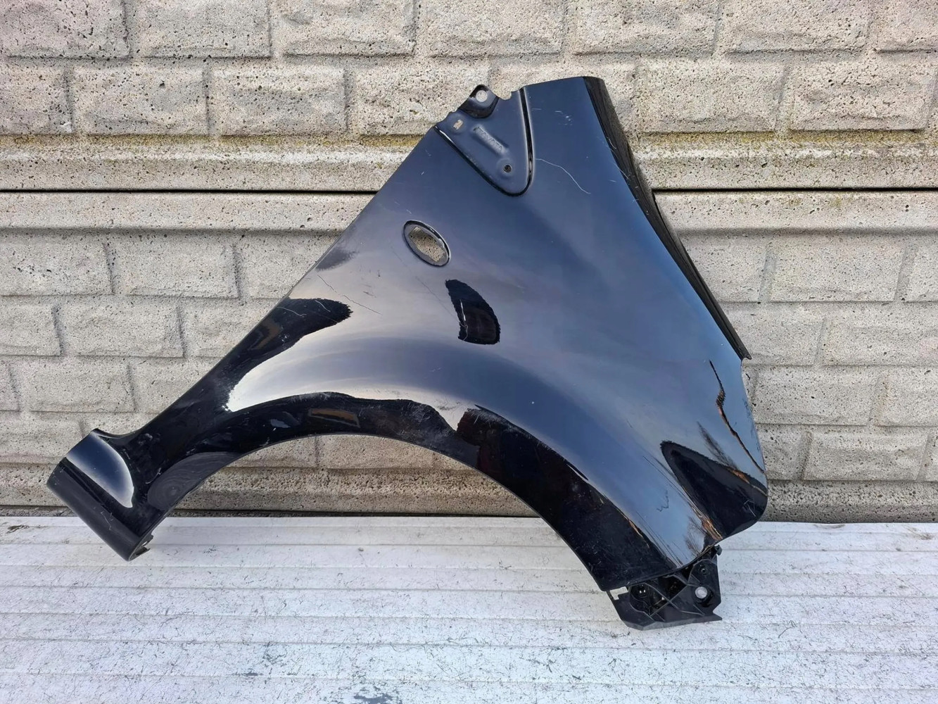 Aripa fata dreapta Toyota 1 I 05 12