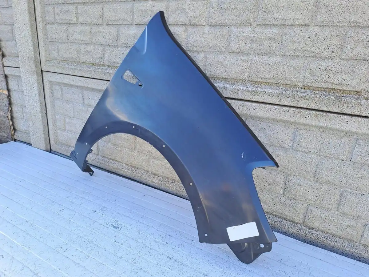 Aripa fata dreapta Dacia Sandero 07 12