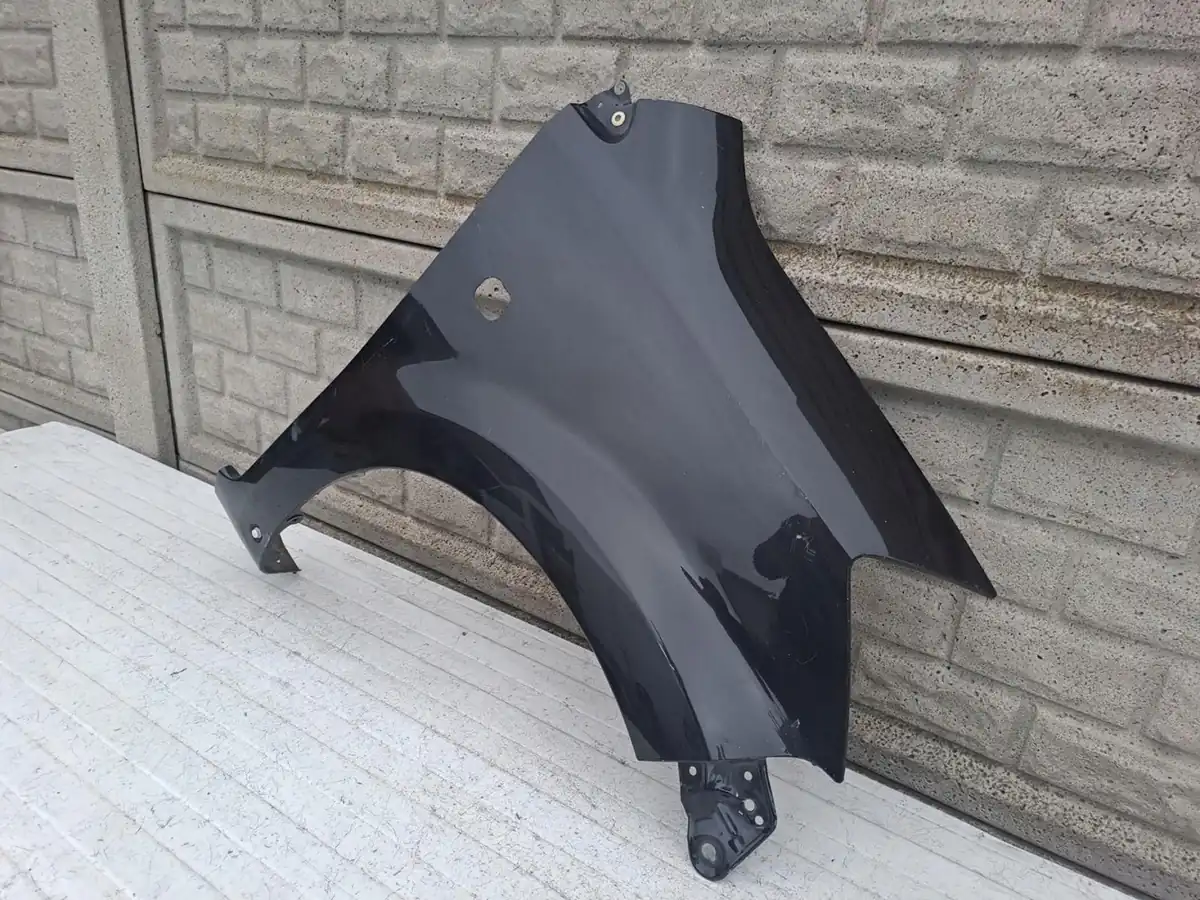 Aripa fata dreapta Pozostale Daihatsu Sirion