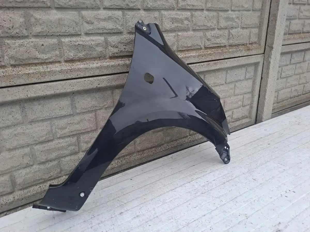 Aripa fata dreapta Pozostale Daihatsu Sirion
