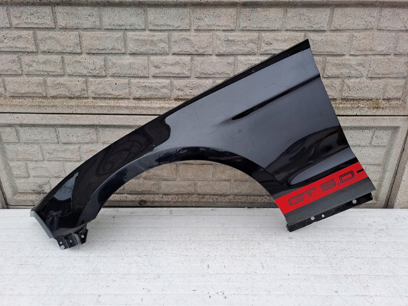Aripa fata stanga Ford Mustang V 5 Lift 09 14
