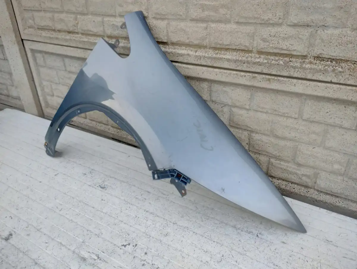 Aripa fata dreapta Honda Civic Ufo 06 13