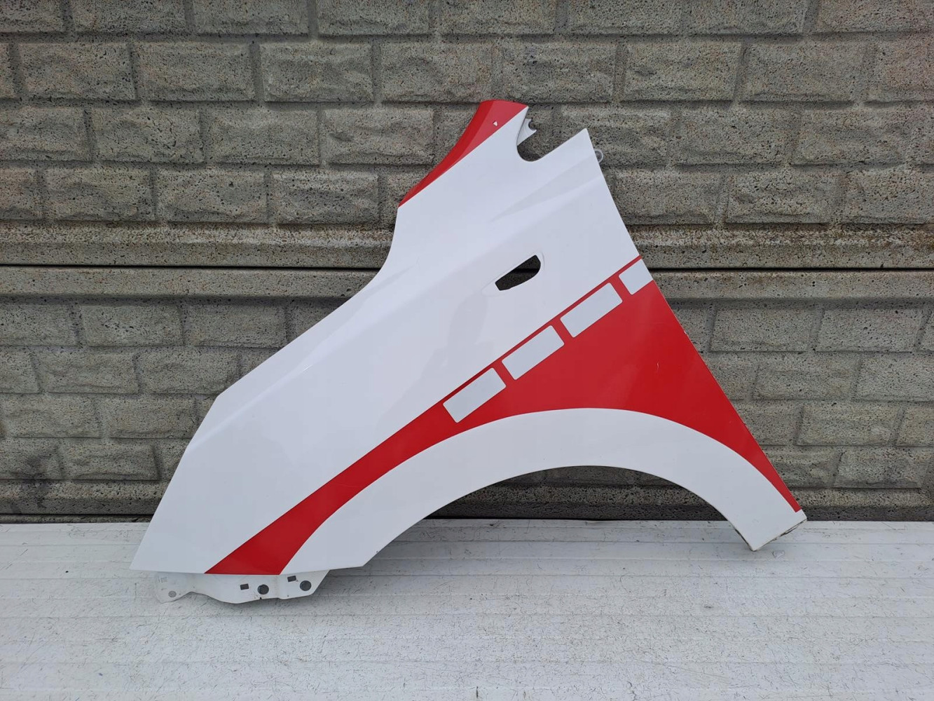 Aripa fata stanga Hyundai Ix35 Ix 35 Wysylka24h