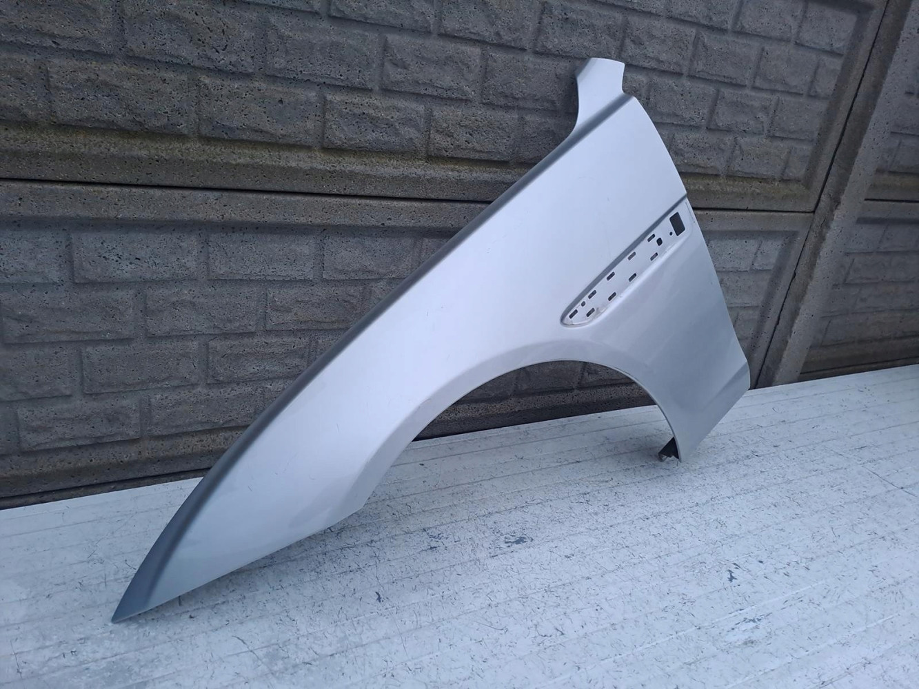 Aripa fata stanga Jaguar Xe 2015 2022 - Image 2