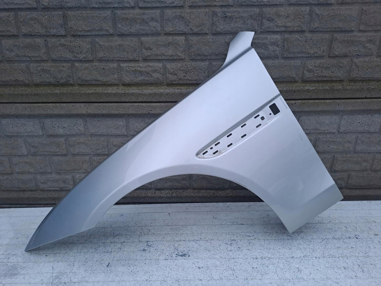 Aripa fata stanga Jaguar Xe 2015 2022