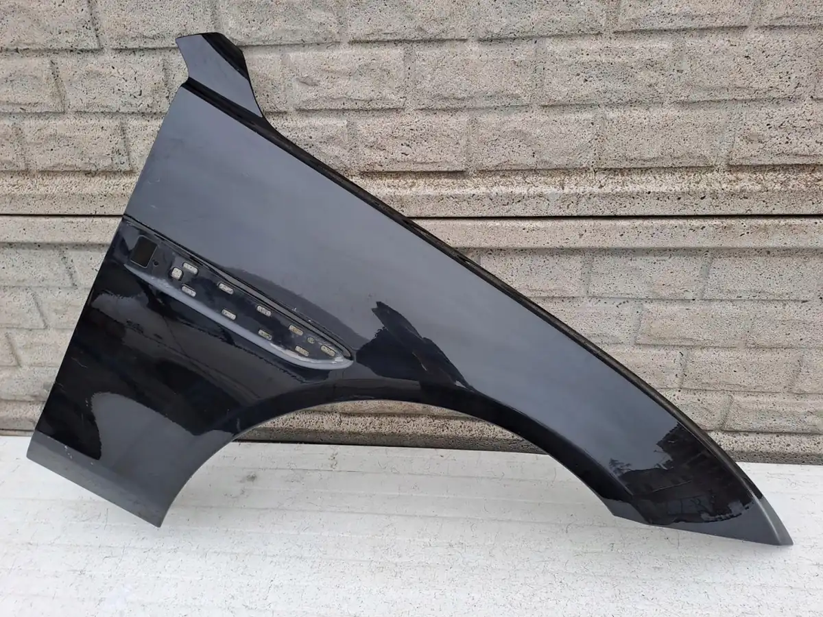 Aripa fata dreapta Jaguar Xe 2015 2022