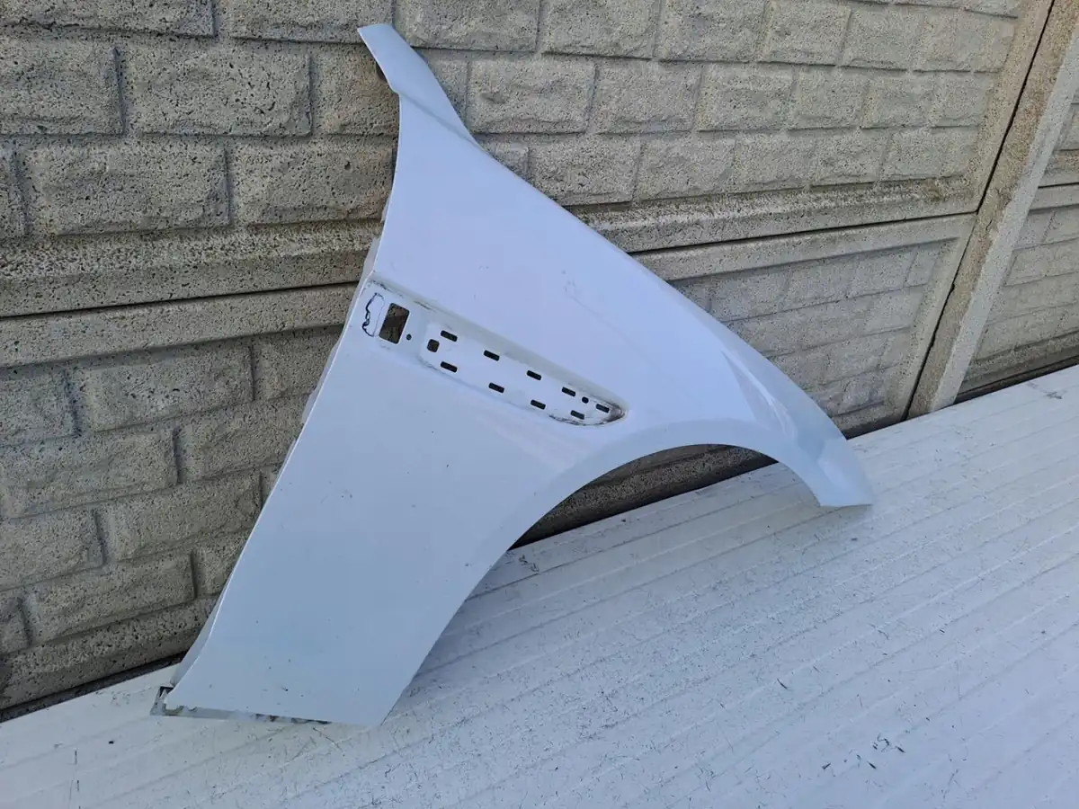 Aripa fata dreapta Jaguar Xe 2015 2022