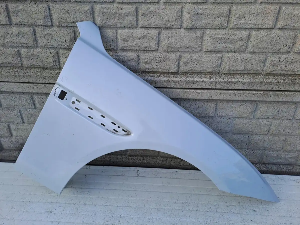 Aripa fata dreapta Jaguar Xe 2015 2022