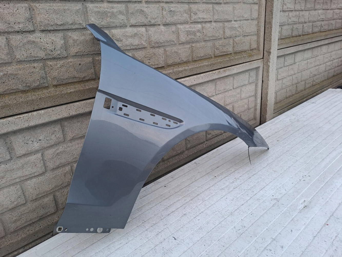 Aripa fata dreapta Jaguar Xe 2015 2022 - Image 3