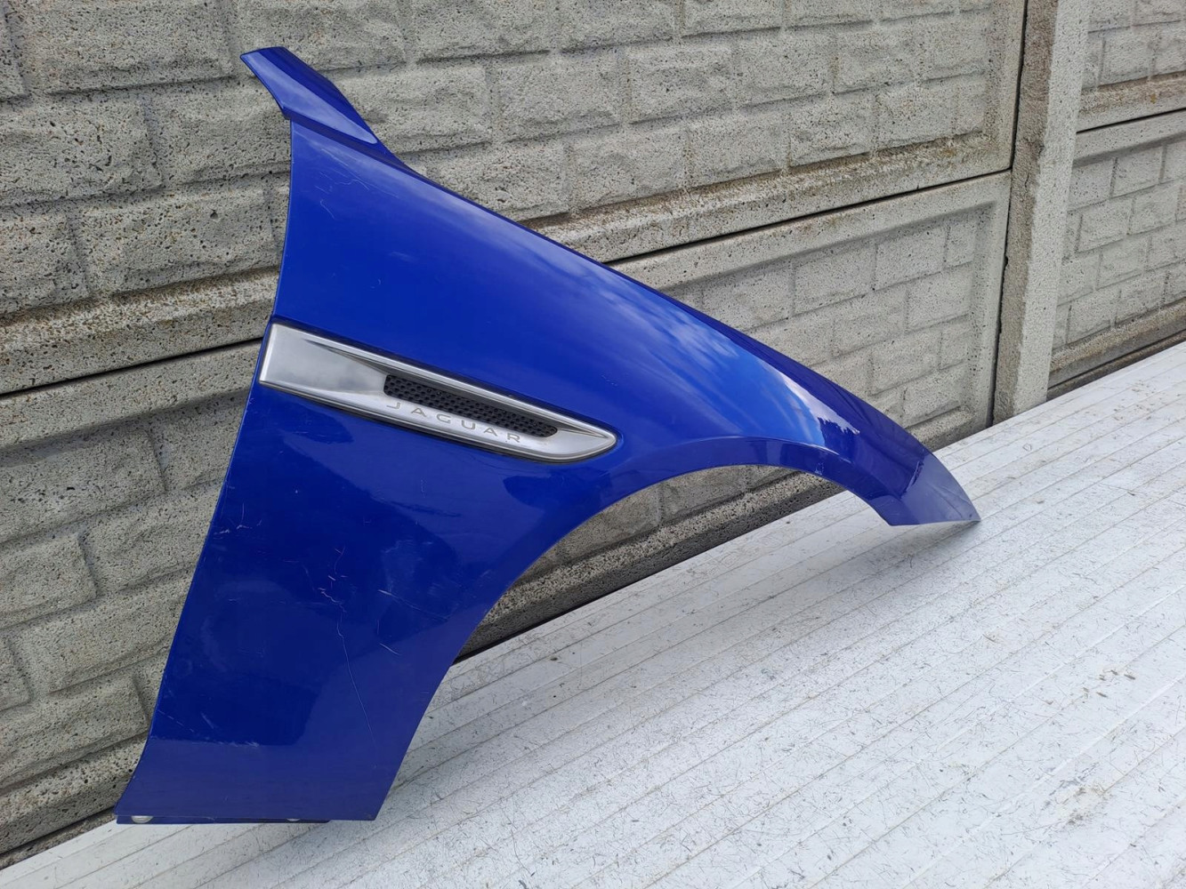 Aripa fata dreapta Jaguar Xe 2015 2022 - Image 3
