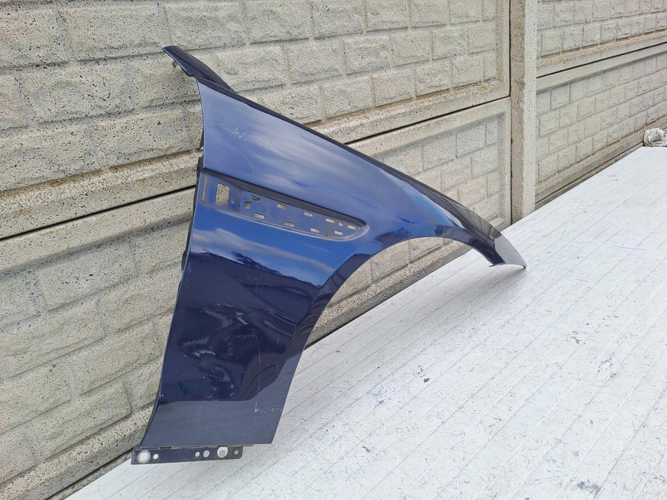 Aripa fata dreapta Jaguar Xe 2015 2022 - Image 3