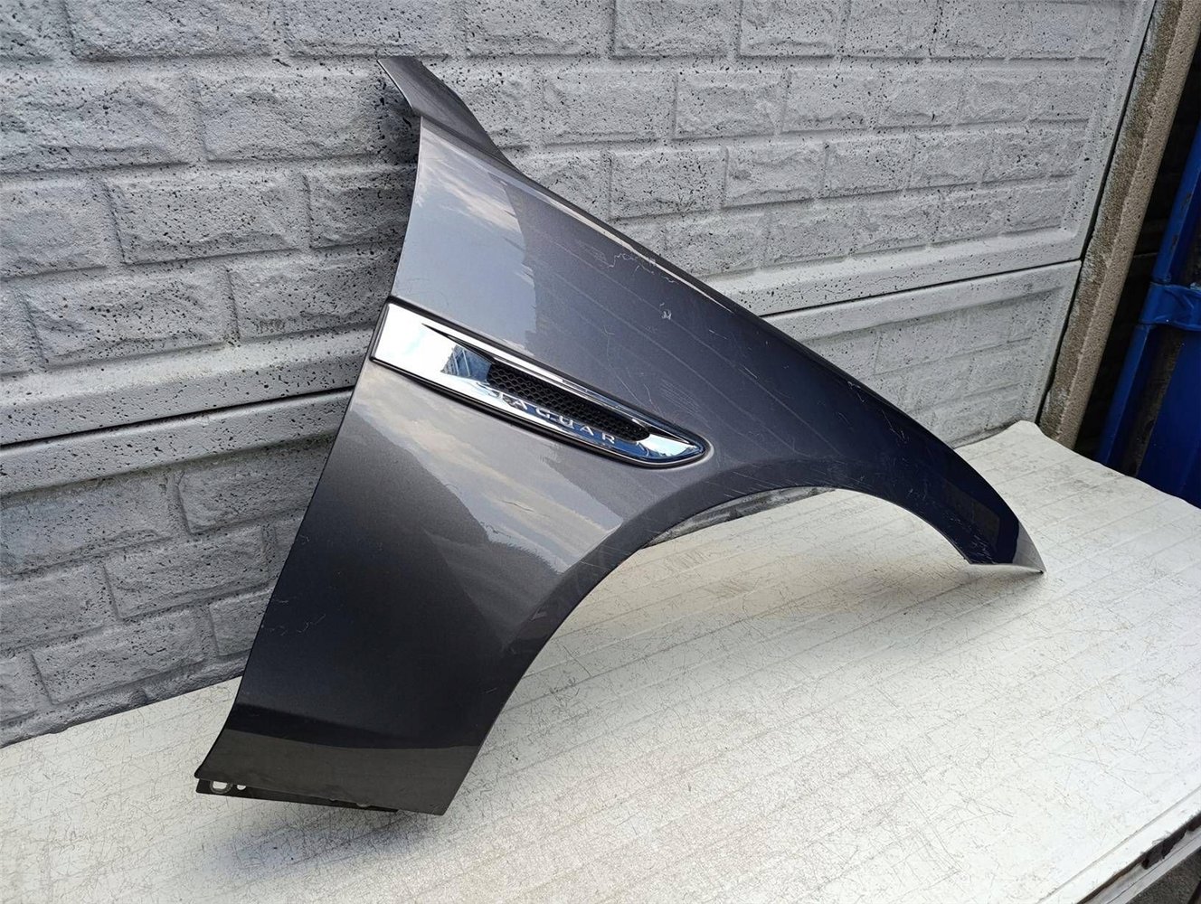 Aripa fata dreapta Jaguar Xe 2015 2022 - Image 3