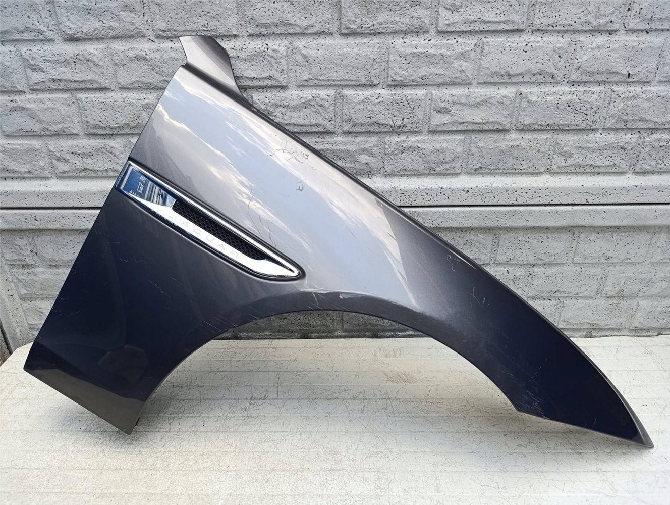 Aripa fata dreapta Jaguar Xe 2015 2022