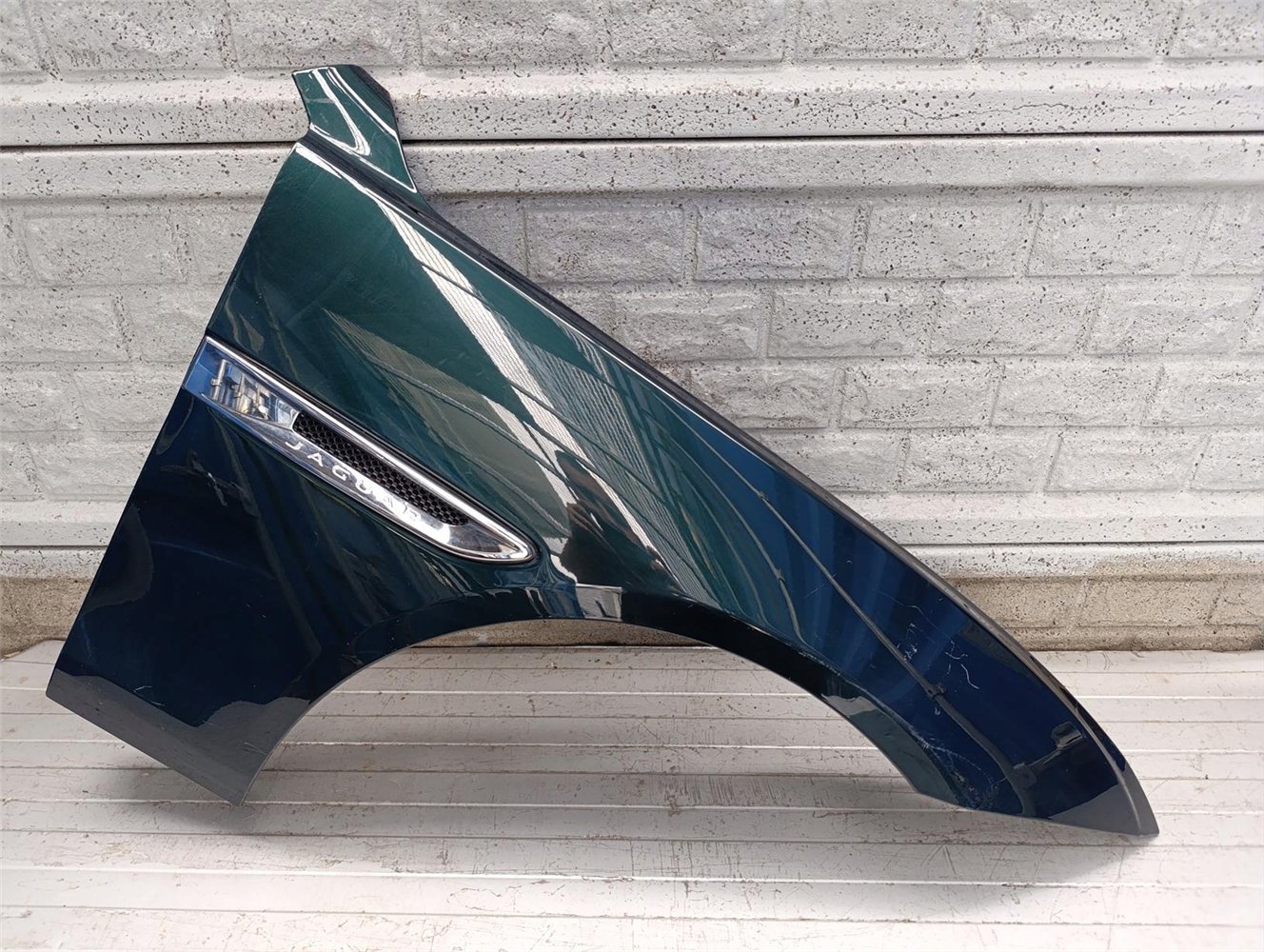 Aripa fata dreapta Jaguar Xe 2015 2024