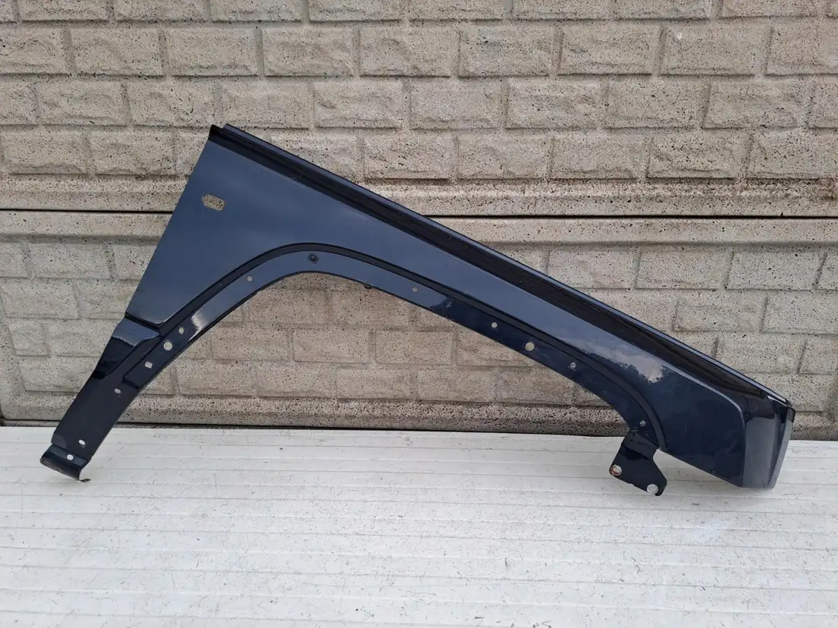 Aripa fata dreapta Jeep Commander I 05 10