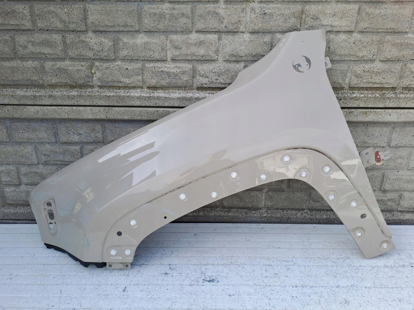 Aripa fata stanga Jeep Renegade 14 24