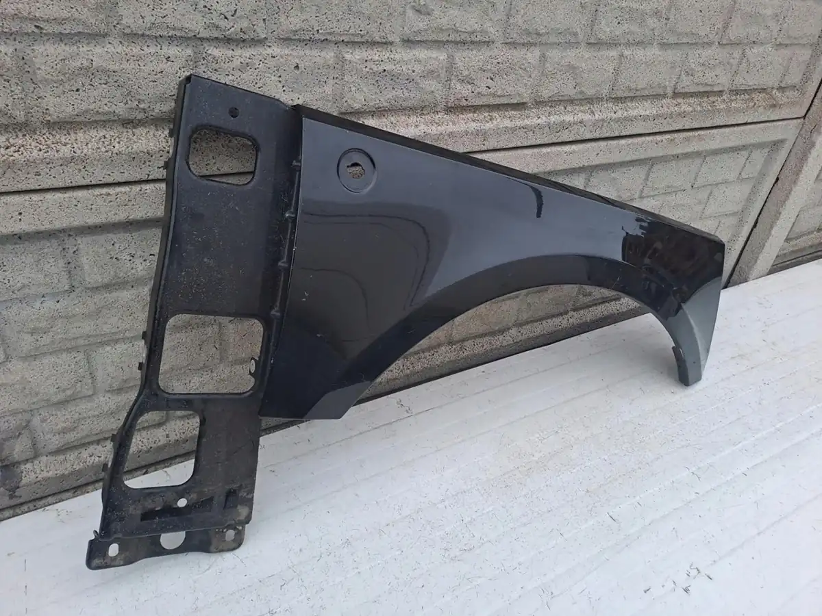 Aripa fata dreapta Land Rover Range Rover Vogue 02 12